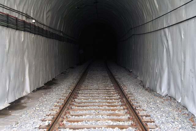 tunel, vlak, železnice